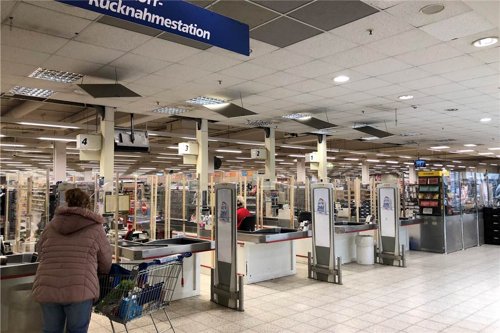 Real-Markt in Dortmund schließt: „Sehe ein bisschen schwarz für Eving“ So sieht der Kassenbereich des Real-Marktes im Evinger zentrum aus