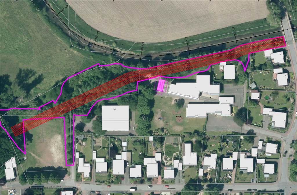 Rodungen an der Fliednerschule: Schutzwall soll vor Hochwasser schützen Skizze von der Baumaßnahme an der Fliednerschule