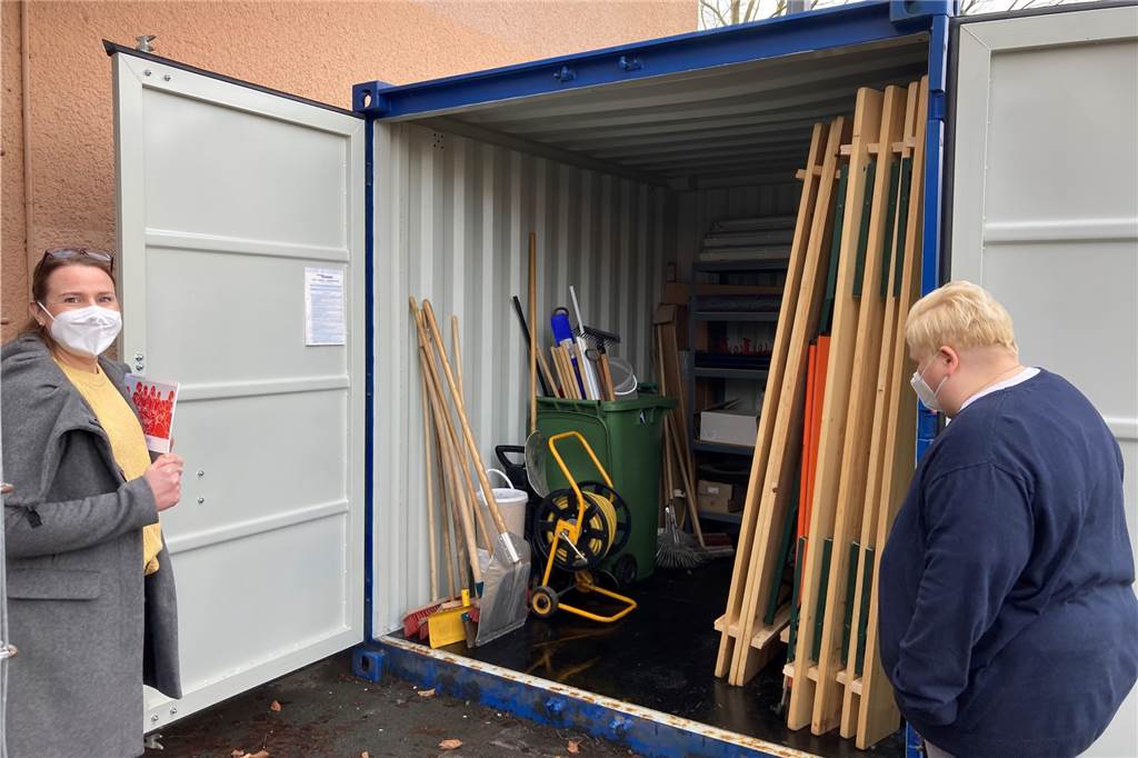 Dortmunder Grundschule hat Platznot: Nur zwei nutzbare Klassenräume So sieht der zweite Container aus: Er wird als Keller-Ersatz genutzt.