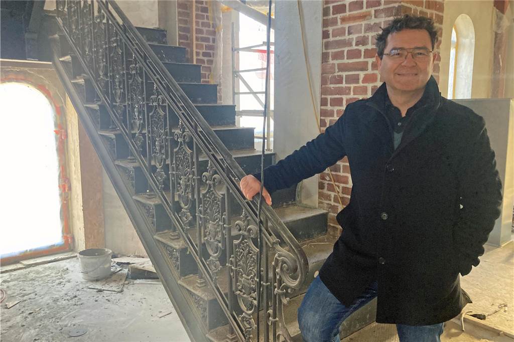 Die alte Treppe ist erhalten geblieben.