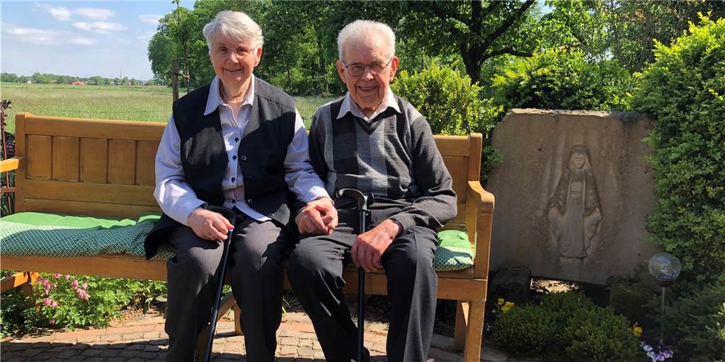 Ein Fall von Liebe: Agnes und Leo Berning und ihr Leben im „Himmel“ So sieht ein glückliches Ehepaar nach 65 Jahren aus: Agnes und Leo Berning.