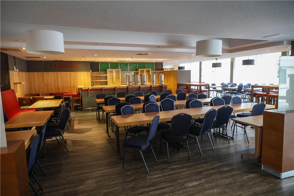Erste Asylsuchende ziehen in die Geflüchtetenunterkunft in Oespel: Viele Bilder aus dem Inneren des ehemaligen Ibis-Hotels