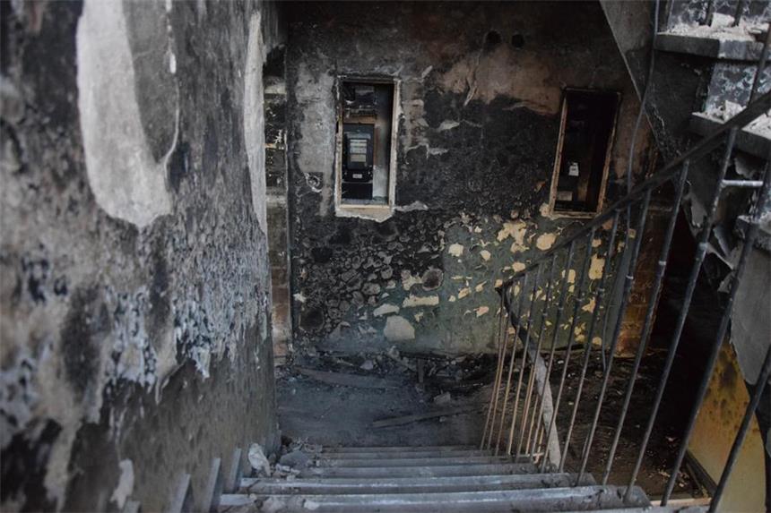 Kirchstraße: Haus kann nach Brand saniert werden So sieht es in dem Mehrfamilienhaus an der Kirchstraße aus, in dem es im Sommer einen Großbrand gegeben hatte.