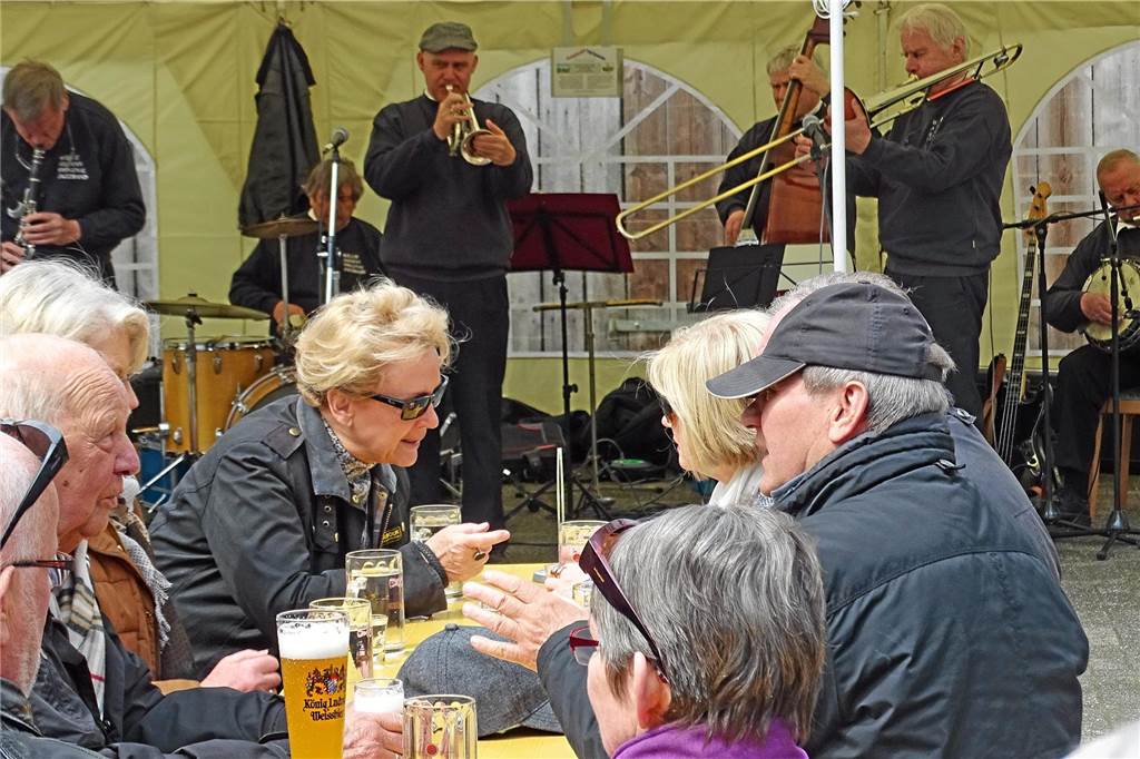 Der 1. Mai steht vor der Tür: Wir haben eine Übersicht der Angebote in der Region für Euch Maiausflügler und eine Jazzband