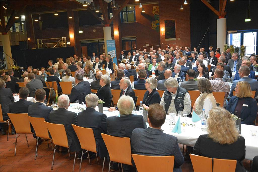 So viele Gäste gab es bei der jährlichen Preisverleihung "Unternehmer des Jahres" noch nie in Dorsten, wie bei der 18. Auflage im Jahr 2022.