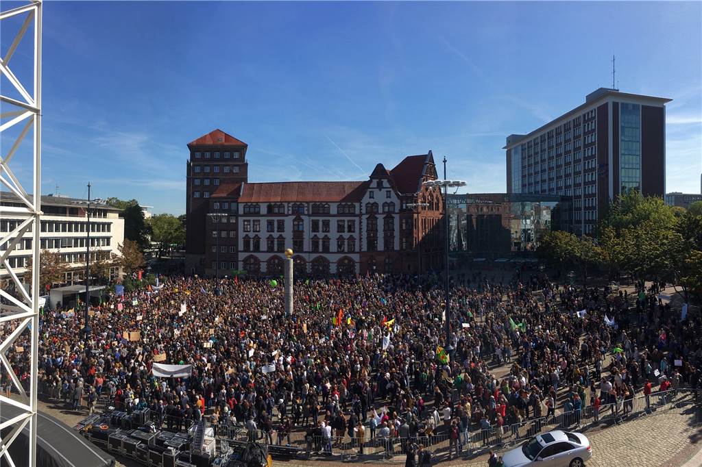 So voll war es bei der Kundgebung auf dem Friedensplatz.