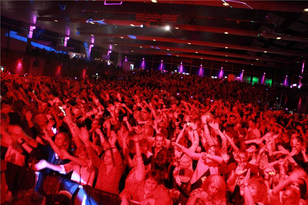 Jürgen Drews, Mickie Krause, Olaf Henning und ein Shooting-Star kommen nach Castrop-Rauxel So voll wie bei dieser Party ist die Europahalle eigentlich nur einmal im Jahr: Über 3000 Gäste feiern Jahr für Jahr mit den größten Musikern der Schlagerbranche.