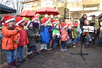 So war der erste Weihnachtsmarkt des Stadtteilbüros "In der Geist" und des Stammtisches "Die Geister im Ortsteil".