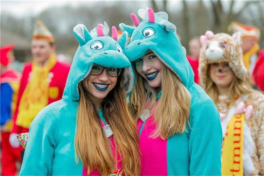 Auf diesen Partys tanzen Dortmunds Narren So war’s beim Dortmunder Rosenmontagszug 2017.