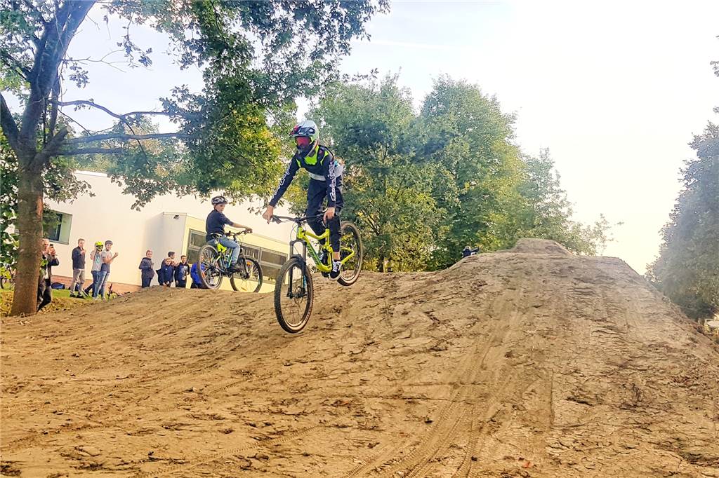 Corona-Lockerungen: Spielplätze und Bikepark öffnen unter Auflagen So wie hier im Herbst 2019 können ab Donnerstag (7. Mai) wieder Biker über die Anlage am Jugendhaus Zak düsen.