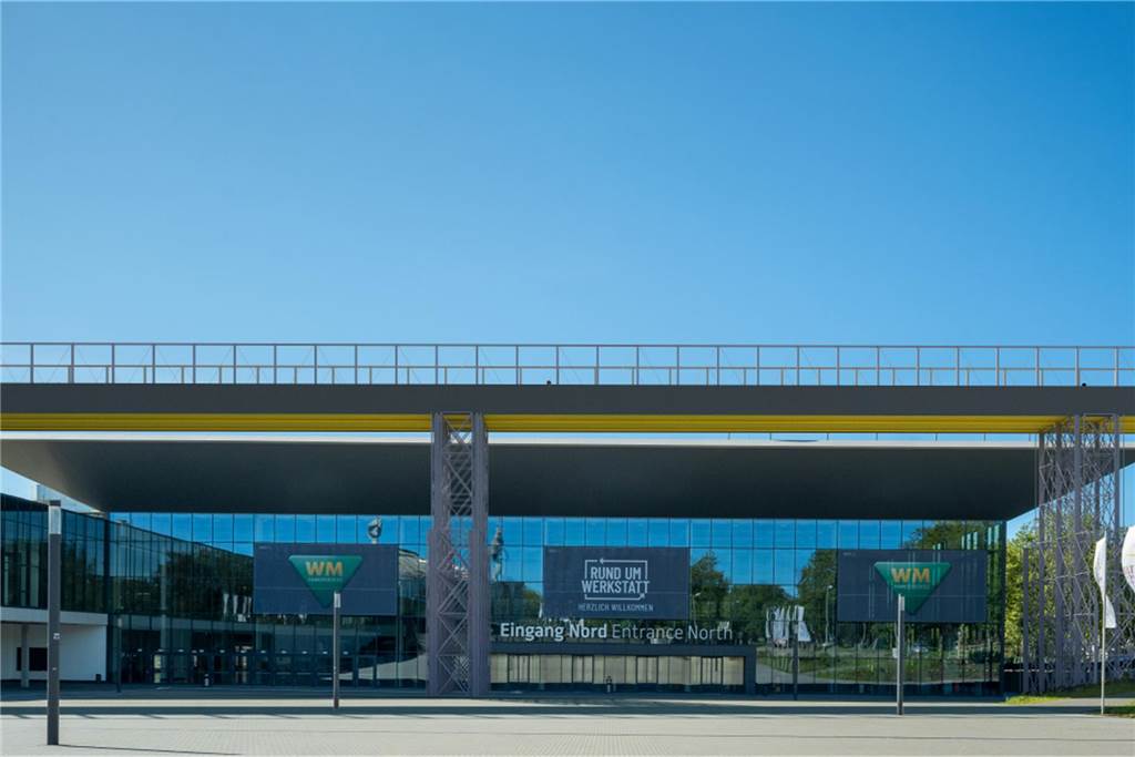 „Schwarz-gelbes Band“ zum Stadion überspannt Messegelände So würde die Gerüst-Brücke mit wenigen Stützen auf dem Messevorplatz aussehen.