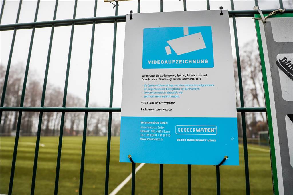 Nach Massenschlägerei in Vinnum: Videoanlage am Sportplatz soll für mehr Sicherheit sorgen Soccerwatch ist eines von mehreren Unternehmen, das die Kameras am Sportplatz anbringt.