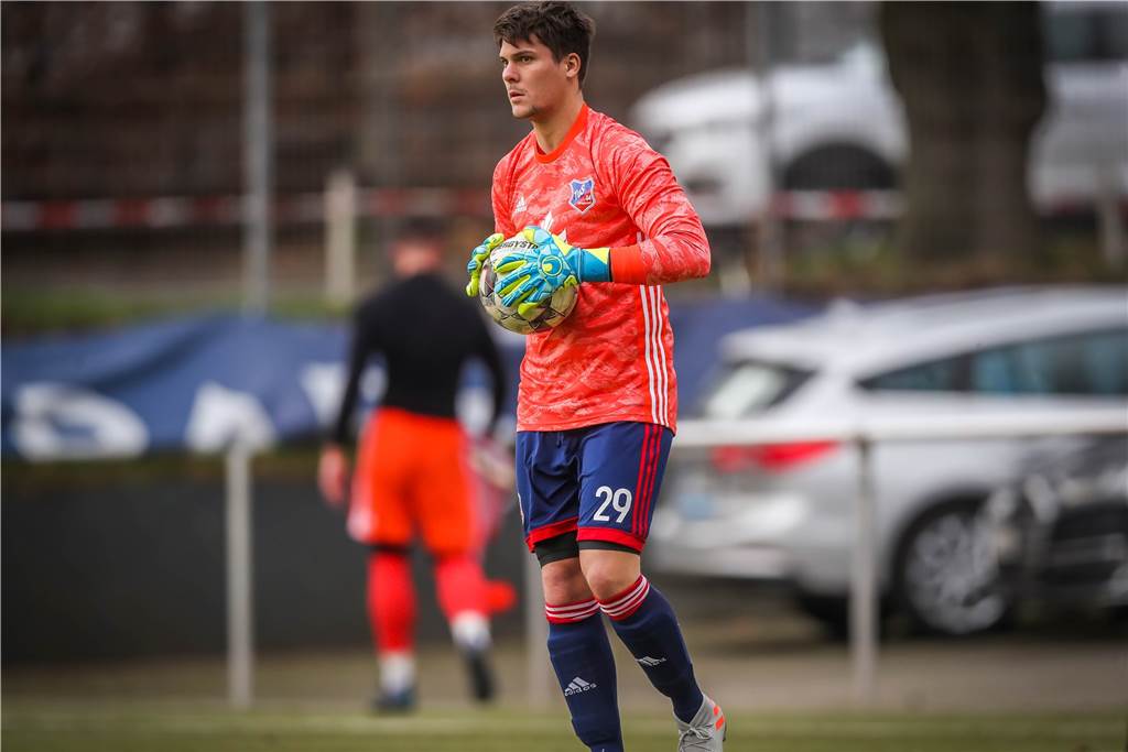 Was will Bövinghausen mit einem Westfalenliga- und zwei Oberliga-Torhütern? Sören Gerlach wurde im Spiel gegen den DJK Wattenscheid eingewechselt.