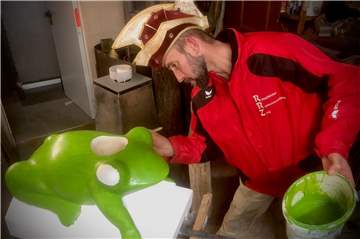 Sogar ein Froschwagen, traditionell der erste Wagen im Zug, wird beim Online-Rosenmontagszug des RRZ mitfahren.