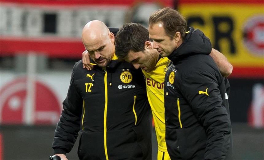 "Griechische Wand" wird BVB drei Wochen fehlen Sokratis fällt mit Muskelfaserriss rund drei Wochen aus.