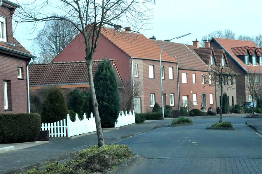 Wie wird Südkirchen fit für die Zukunft? Solche typischen Siedlungen in Südkirchen haben die jungen Architekten in den Blick genommen und Ideen entwickelt, wie die Quartiere attraktiver und zukunftsfest werden könnten.