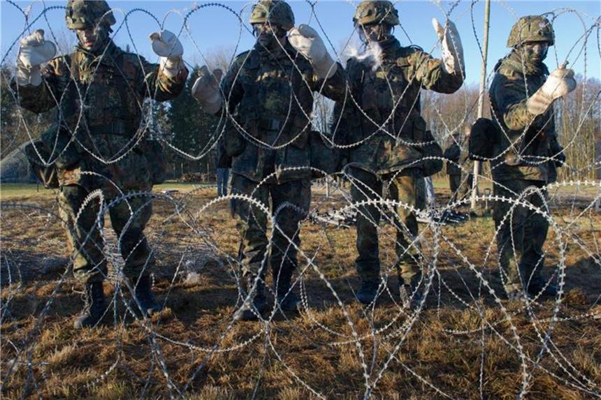 Soldaten in der Grundausbildung: 20 Prozent der Offiziersanwärter quittieren in den ersten sechs Monaten den Dienst. Foto: Stefan Sauer