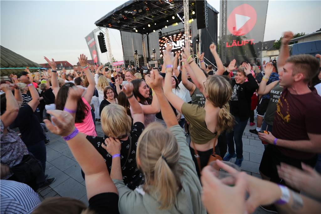 Corona-Krise in Selm: Kann das Stadtfest im Juni laufen? Sollte das Kontaktverbot wegen der Corona-Krise im Juni auch noch gelten, wären solche Szenen - wie beim Stadtfest 2019 - nicht möglich.