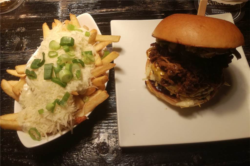 Son of a Bitch mit Not so French Fries