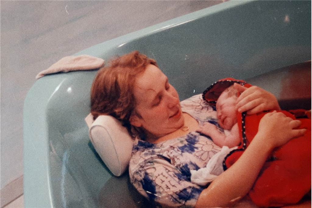 Sonja Schlaak erlebte die Wassergeburt ihrer Tochter Mirjam als sehr entspannend. Mirjam war das erste Wasserbaby im Geburtshaus Werne.