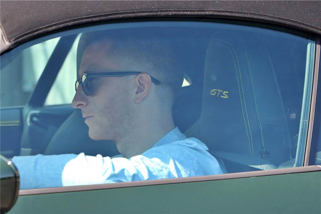 Der Tag nach dem BVB-Titeldrama: Versteckspiel um Bellingham – Terzic vor verschlossenen Toren Marco Reus sitzt am Steuer seines Autos.