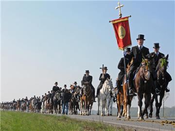 Sorbischer Brauch: Die Osterreiter. Foto: Ralf Hirschberger