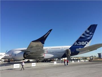 Sorgenkind von Airbus: Der A380 mit den angedachten größeren abgeknickten Flügelenden ("A380plus"). Foto: Sebastian Kunigkeit