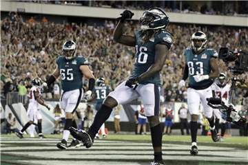 Sorgte für den Sieg: Philadelphias Jay Ajayi (M.). Foto: Michael Perez