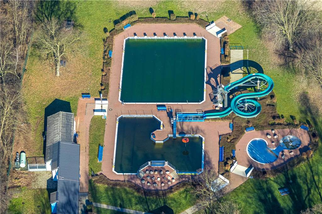Jungeilges „Freibadesaison 2025 wird durch Sanierung nicht beeinflusst“ Sos sieht das Bürgerfreibad von oben aus: gepflegt Und gut in Schuss. Die Badtechnik müsse aber nach gut 30 Jahren überholt werden, heißt es.