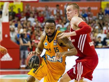Sowohl Robin Benzing (r.) und der FC Bayern, als auch Reggie Redding und Alba Berlin treffen in der Euroleague auf starke Gegner. Foto: Marc Müller