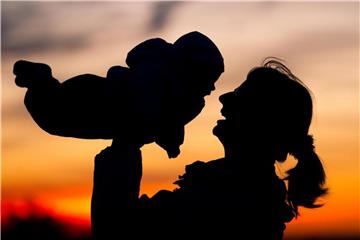 Später Kinderwunsch und Migration haben im Jahr 2016 zum anhaltenden Geburtenanstieg in Deutschland beigetragen. Foto: Patrick Pleul