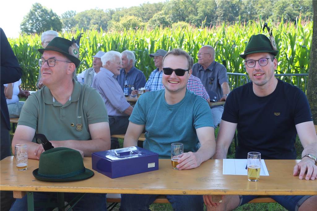 Spannung pur in toller Atmosphäre bot das Vogelschießen des Schützenvereins St. Michael Hundewick.