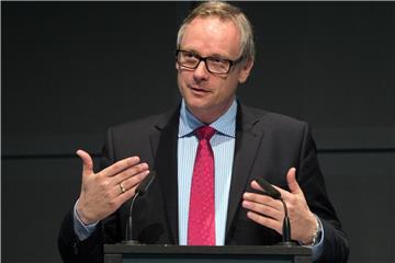 Sparkassen-Präsident Georg Fahrenschon strebt trotz der Steueraffäre seine Wiederwahl an. Foto: Soeren Stache