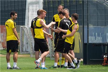 Spaß beim Training: Marco Reus (l.) und Jonas Hofmann.