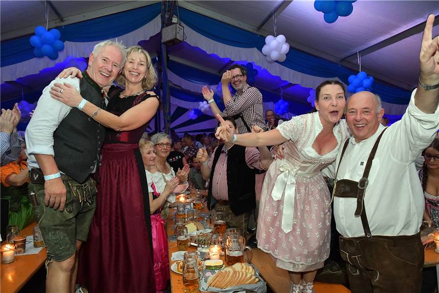 Werbering Olfen hat im Vorstand über Oktoberfest und Adventsmarkt beraten Spaß haben, zünftig feiern, den Alltag mal für einige Stunden vergessen: Das Oktoberfest ist seit Jahren ein Garant für unterhaltsame Stunden. Ob es in diesem Jahr stattfinden kann, wird sich erst in etlichen Wochen entscheiden.