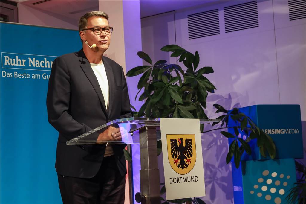 Schluss mit Kuschelwahlkampf: Harte Angriffe beim Endspurt um Dortmunds Rathaus SPD-Kandidat Thomas Westphal bei seiner Bewerbungsrede.