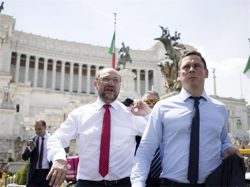 Schulz in Rom: EU muss in Flüchtlingskrise solidarisch sein SPD-Kanzlerkandidat Martin Schulz in Rom. Foto: Massimo Percossi