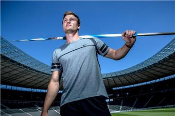 Speerwurf-Olympiasieger Thomas Röhler trainiert im Berliner Olympiastadion für eine Medaille. Foto: Michael Kappeler