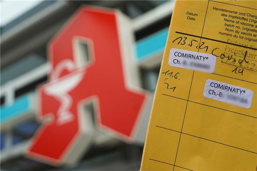 Apotheken in NRW wollen ab Mitte Januar eigenständig gegen Corona impfen Speziell geschulte Apotheker und Apothekerinnen dürfen nach Angaben des Landesgesundheitsministeriums bereits jetzt Corona-Impfspritzen setzen.
