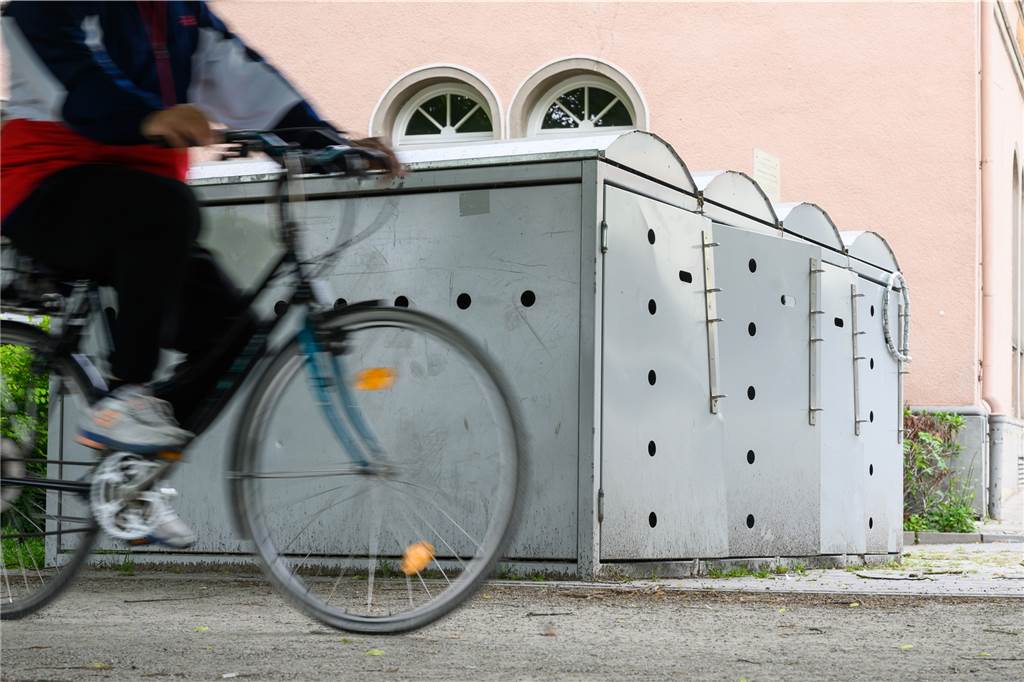 Diebstahl-Serie im Dortmunder Süden: Was hilft gegen E-Bike-Klau? Spezielle Fahrradboxen bieten Schutz, wenn sie sicher verankert und abgeschlossen sind.