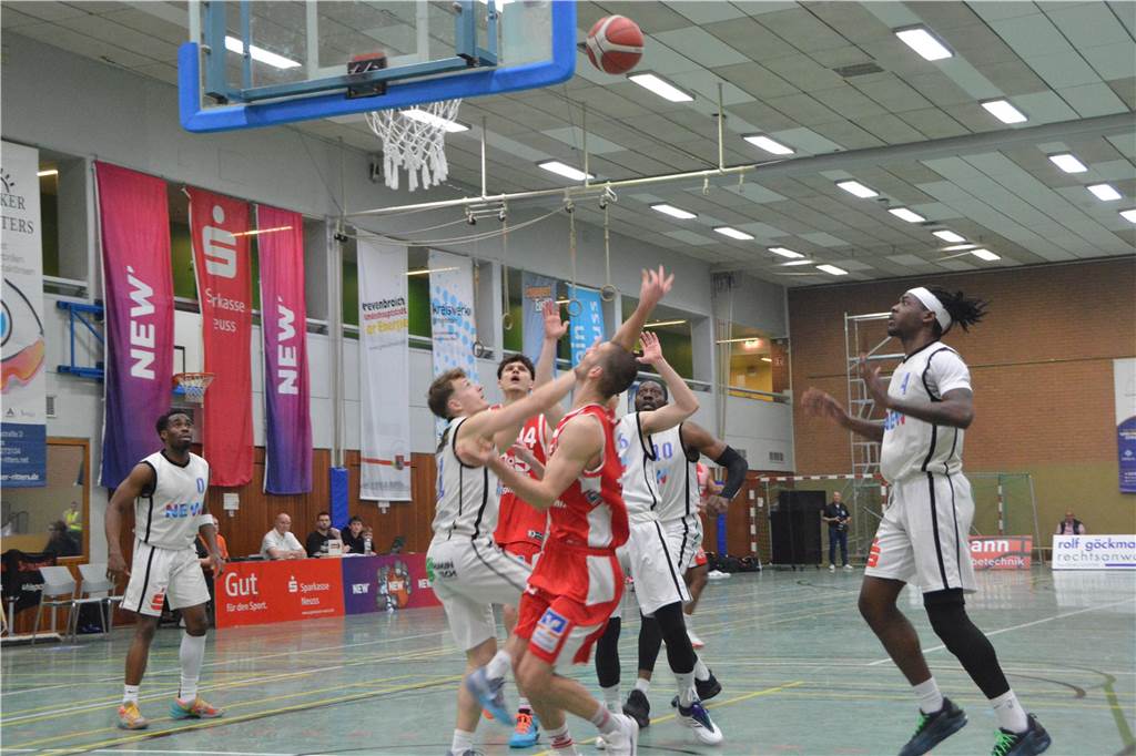 Spiel 2, NEW Elephants Grevenbroich - BSV Münsterland Baskets Wulfen 81:77 (44:37)
