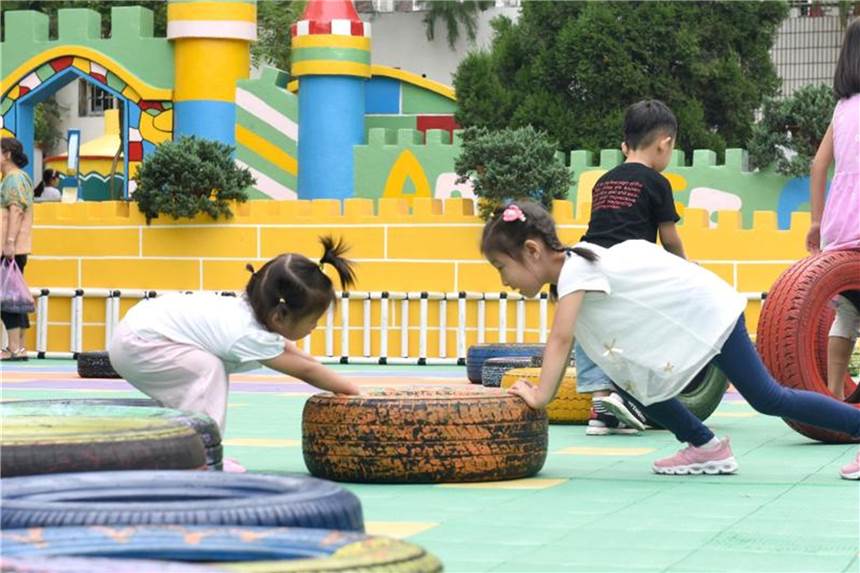 Gesetzentwurf: China bereitet Ende von Zwei-Kind-Politik vor Spielende Kinder in Huainan: China erwägt einem Gesetzentwurf zufolge die Aufhebung der Zwei-Kind-Politik. Foto: Chen Bin/SIPA Asia via ZUMA Wire