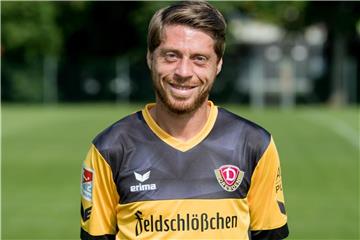 Spieler Andreas Lambertz noch im Trikot von Dresden. Foto: Thomas Eisenhuth/Archiv
