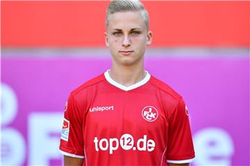 Spieler Nils Seufert vom 1. FC Kaiserslautern. Foto: Uwe Anspach/Archiv
