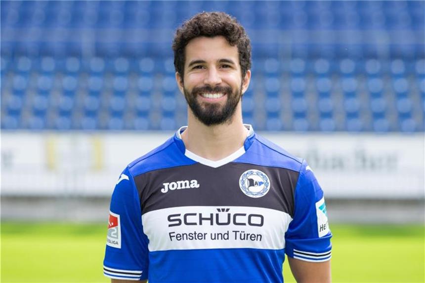 Fußballprofi Teixeira verlässt Arminia Bielefeld Spieler Nils Teixeira von Arminia Bielefeld. Foto: Friso Gentsch/Archiv