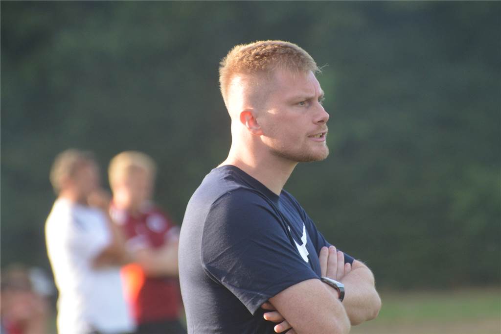 FC Ottenstein reagiert ohne langes Zögern auf die Tabellensituation Spielertrainer Rick Reekers hat seinen Vertrag beim FC Ottenstein um zwei Jahre verlängert.