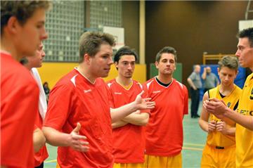 Spielertrainer Stefan Jantoss beklagte: "Wir haben uns präsentiert wie das Kaninchen vor der Schlange."