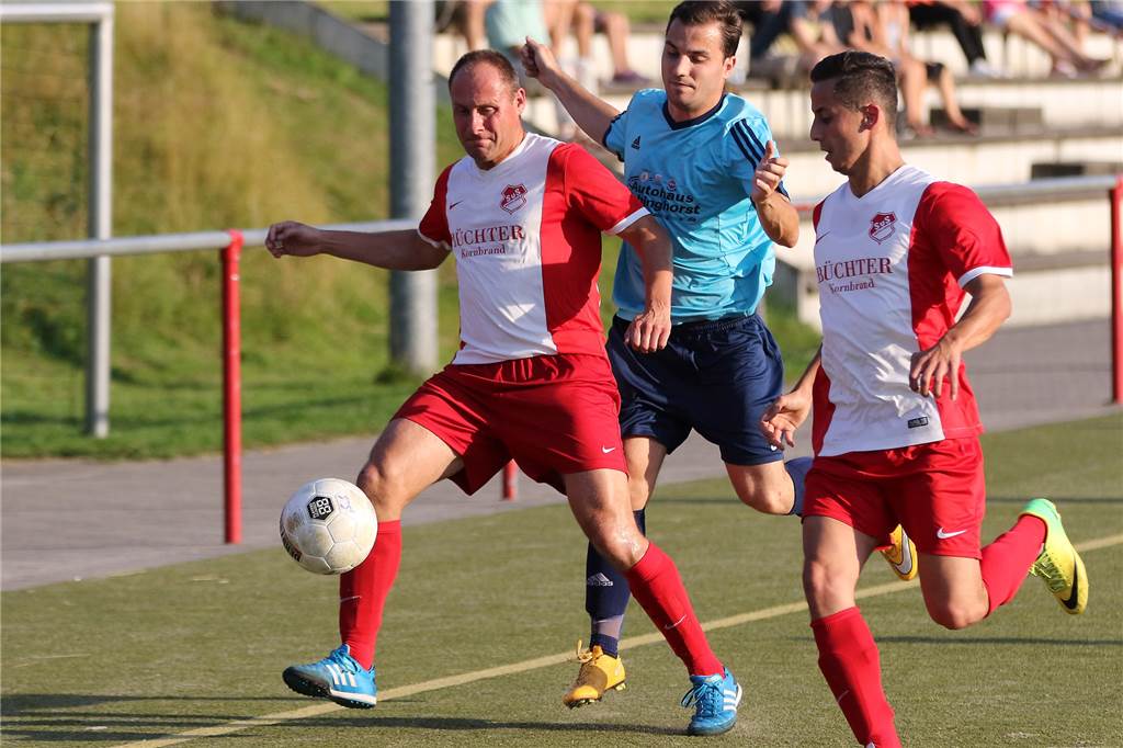 FC Castrop-Rauxel hat neuen Co-Trainer - ein von Coach Wurst gehasster Gegenspieler Spielte seit 2010 im Trikot des SuS Merklinde: Dietmar Gaida (l).