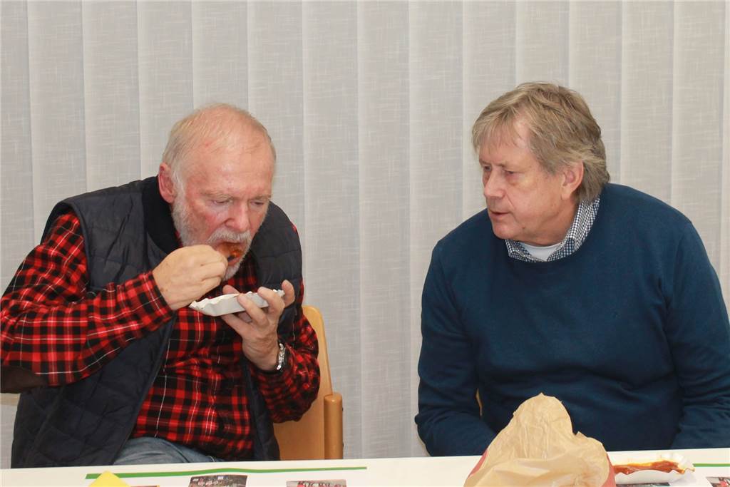 Hermann Gerland nach WM-Aus: DFB-Trainer fordert den klassischen Mittelstürmer Spielten zusammen beim VfL Bochum: Hermann Gerland und Harry Ellbracht aus Kamen.