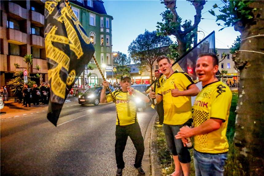Spontane Feiern am Borsigplatz wie hier nach dem DFB-Pokalsieg 2017, sind im Falle eines BVB-Sieges am 13. Mai wegen der Corona-Pandemie nicht erlaubt.